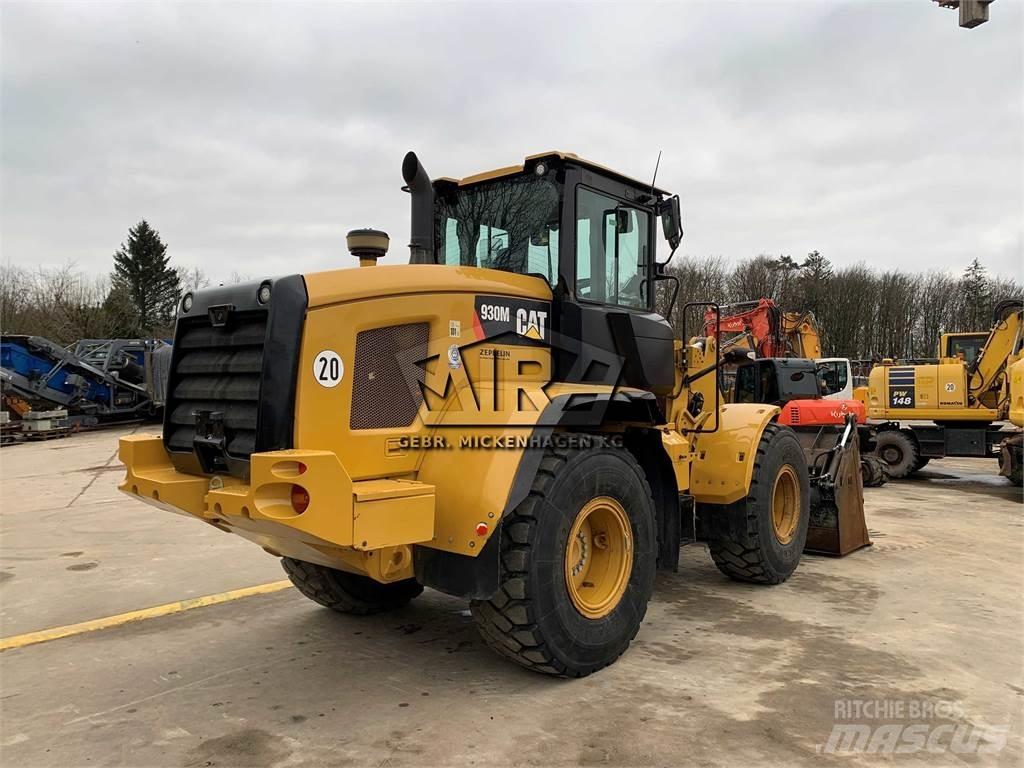 CAT 930M Фронтальные погрузчики