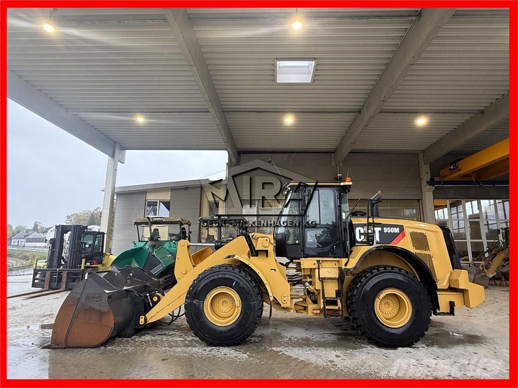 CAT 950M Фронтальные погрузчики