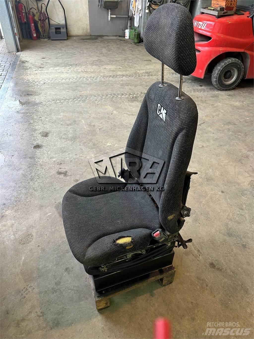 CAT 966 KXE / Sitz Кабины и интерьер