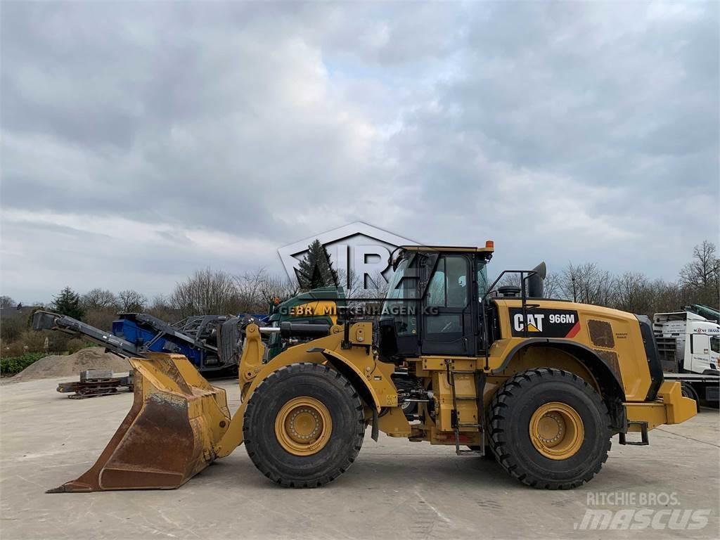 CAT 966M Фронтальные погрузчики