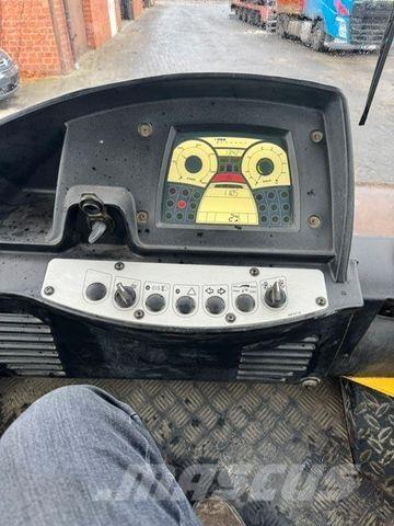 Bomag BW213DH-4 Другие дорожные катки