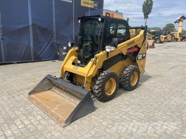 CAT 242D Строительная техника - Другие