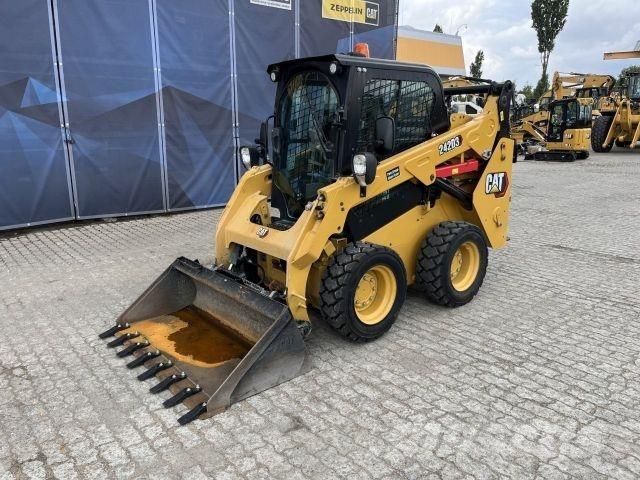 CAT 242D3 Строительная техника - Другие