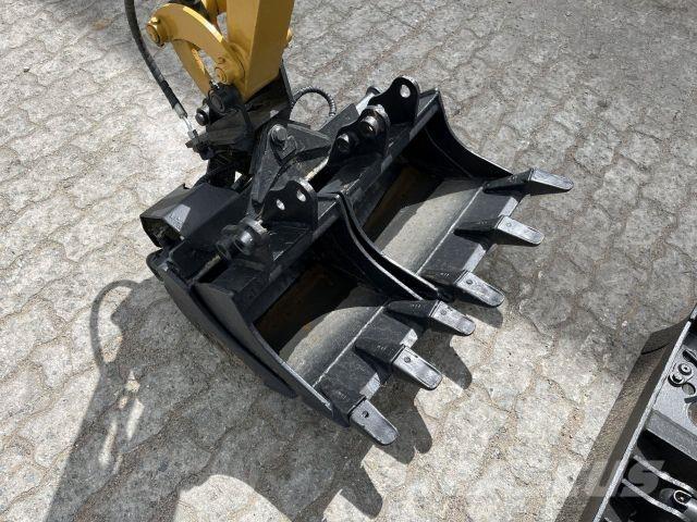 CAT 300.9D Строительная техника - Другие
