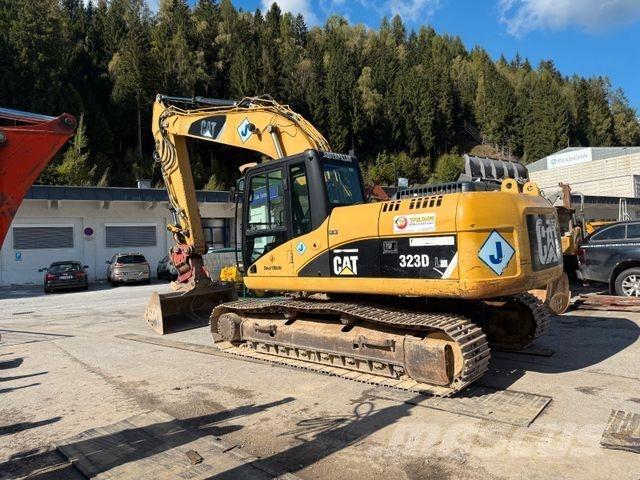 CAT 323D Гусеничные экскаваторы