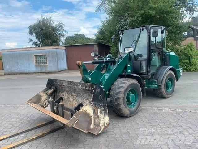 CAT 906 M Фронтальные погрузчики