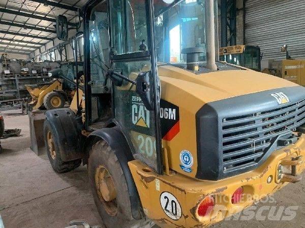 CAT 906M Фронтальные погрузчики