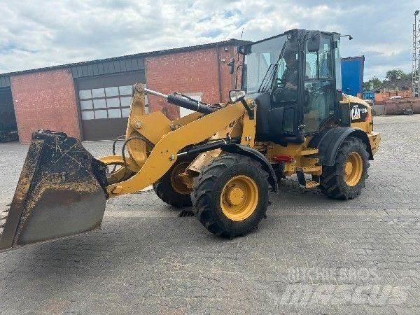 CAT 908 Фронтальные погрузчики
