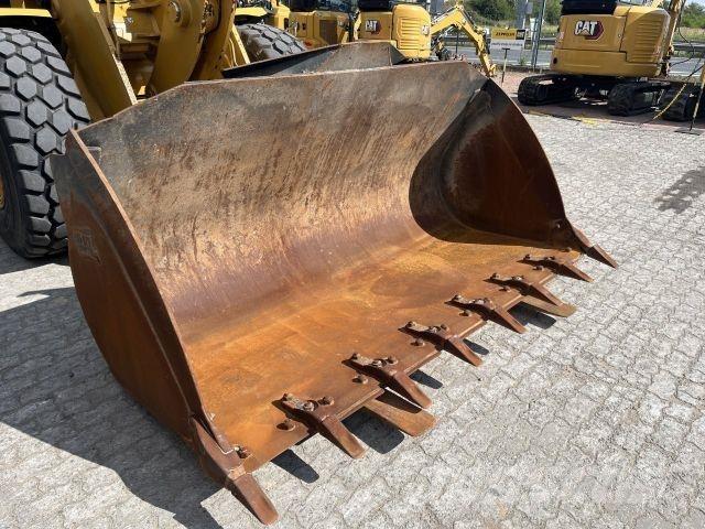 CAT 938M Строительная техника - Другие