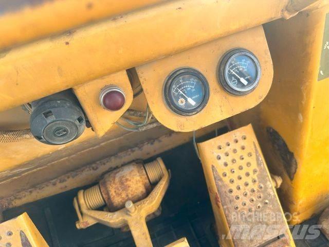 CAT 953 Гусеничные бульдозеры