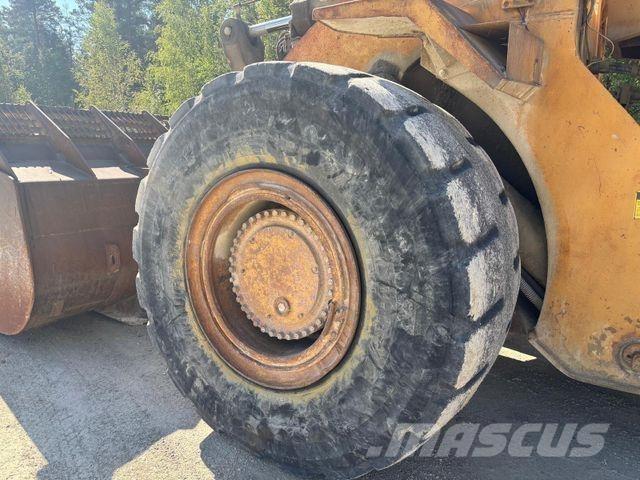 CAT 988 B Фронтальные погрузчики