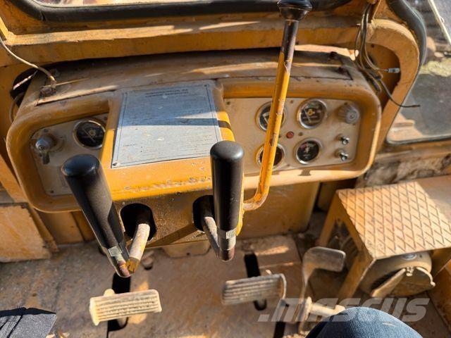 CAT D6C Гусеничные бульдозеры