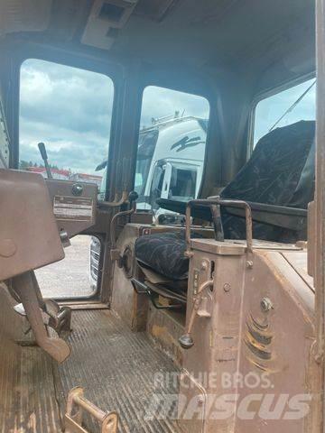CAT D6D Гусеничные бульдозеры