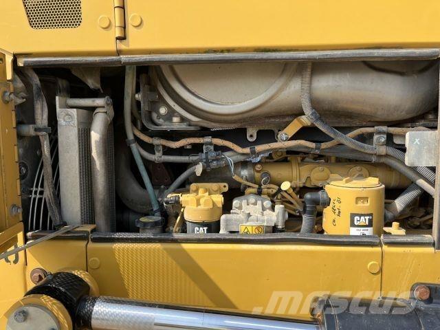 CAT D6N XL Строительная техника - Другие