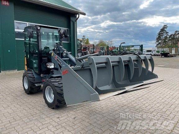 GiANT G2200 HD Фронтальные погрузчики