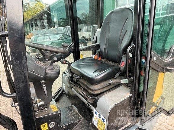 GiANT G2200 HD Фронтальные погрузчики