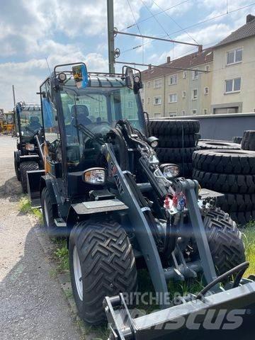 GiANT G3500 X-TRA Фронтальные погрузчики