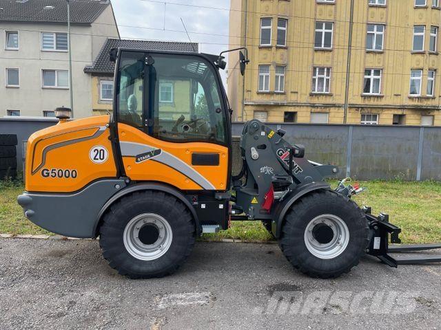 GiANT G5000 Фронтальные погрузчики