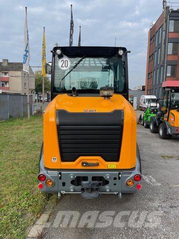 GiANT G5000 Фронтальные погрузчики