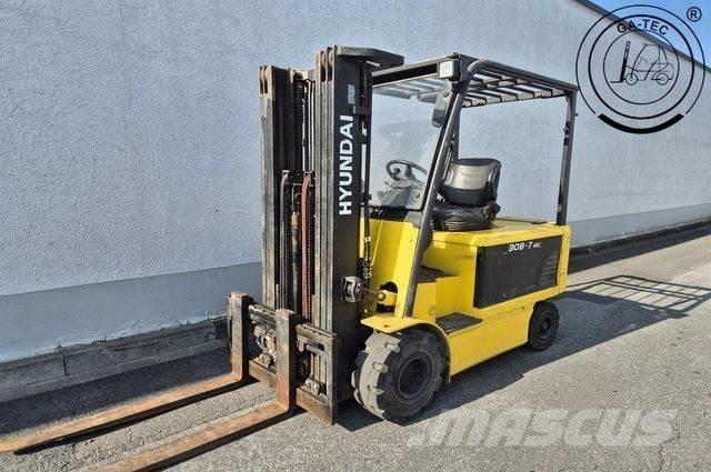 Hyundai 30B-7 Электропогрузчики