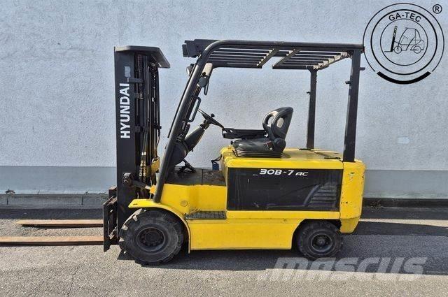 Hyundai 30B-7 Электропогрузчики