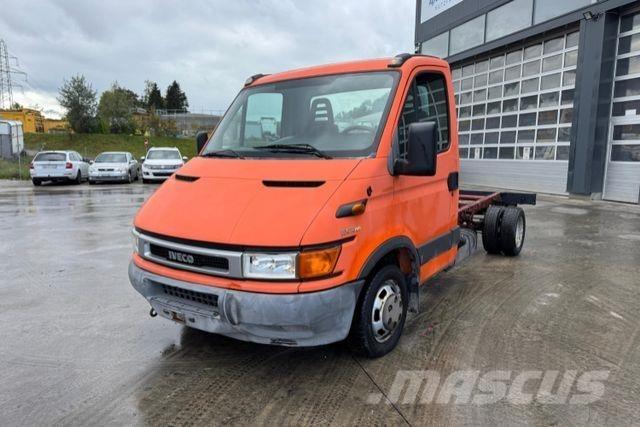 Iveco 35C12 4x2 Прочие фургоны