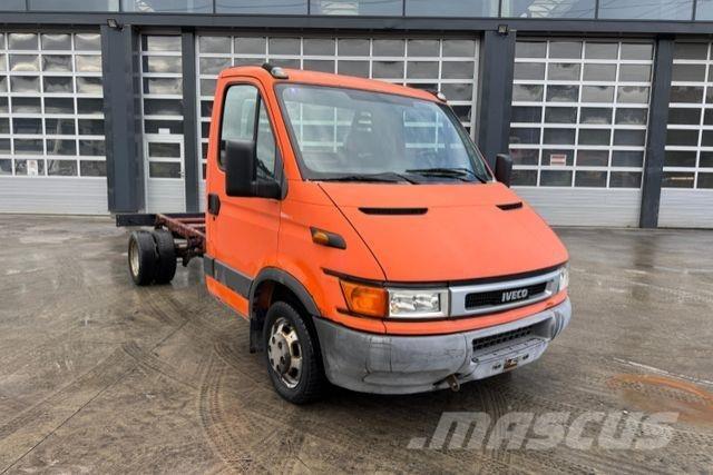 Iveco 35C12 4x2 Прочие фургоны