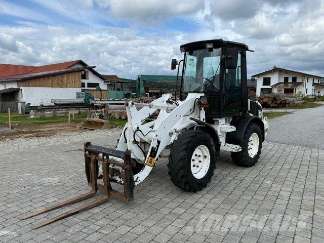 JCB 407 Фронтальные погрузчики
