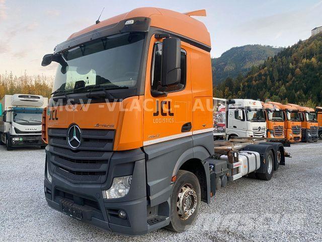 Mercedes-Benz 2542 Шасси с кабиной