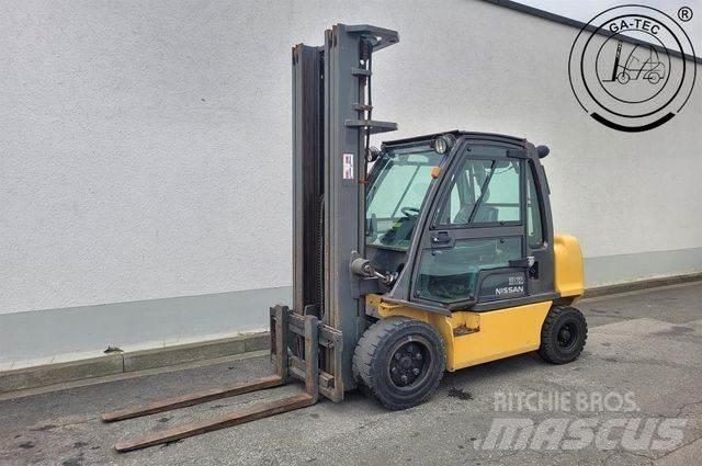 Nissan YG1D2A320 Дизельные погрузчики