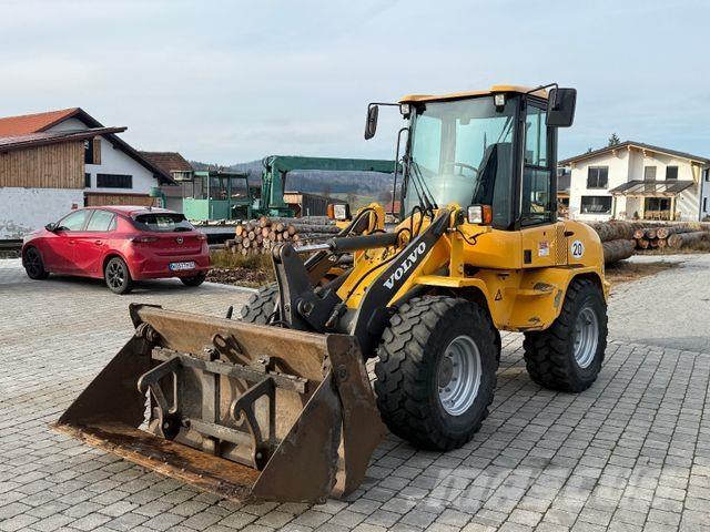 Volvo L 30 B Фронтальные погрузчики