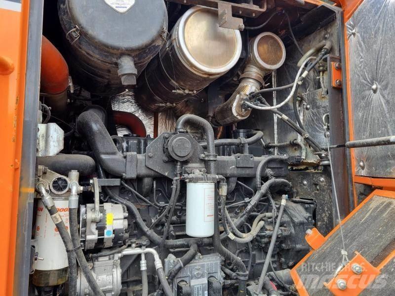 Doosan DL300 Фронтальные погрузчики