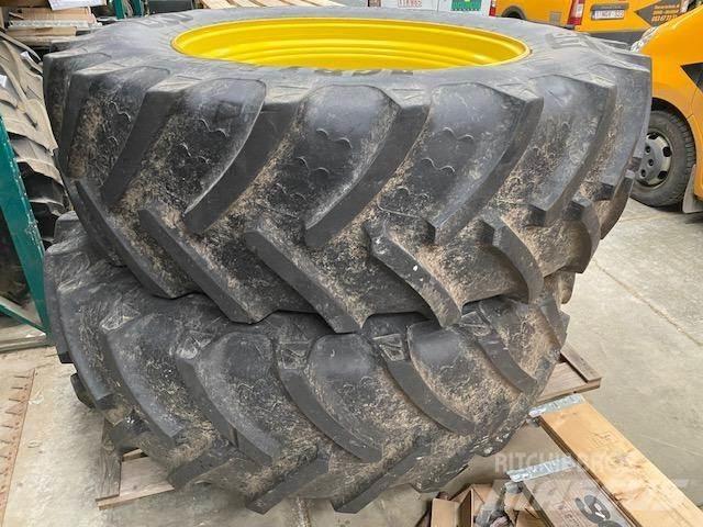 John Deere 7R Шины и колёса