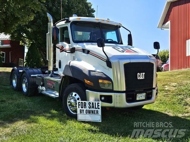 CAT Truck Изотермический фургон