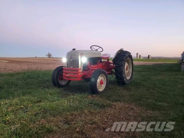 Ford 8 N Tractor Строительная техника - Другие