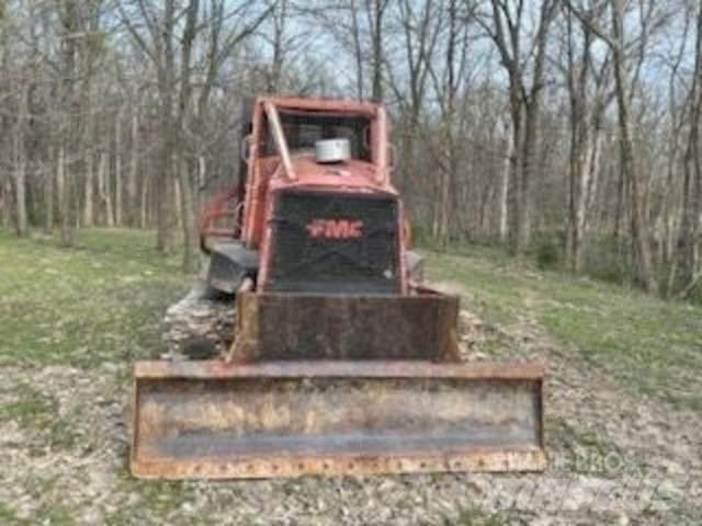 KMC 210-CA Skidder Строительная техника - Другие