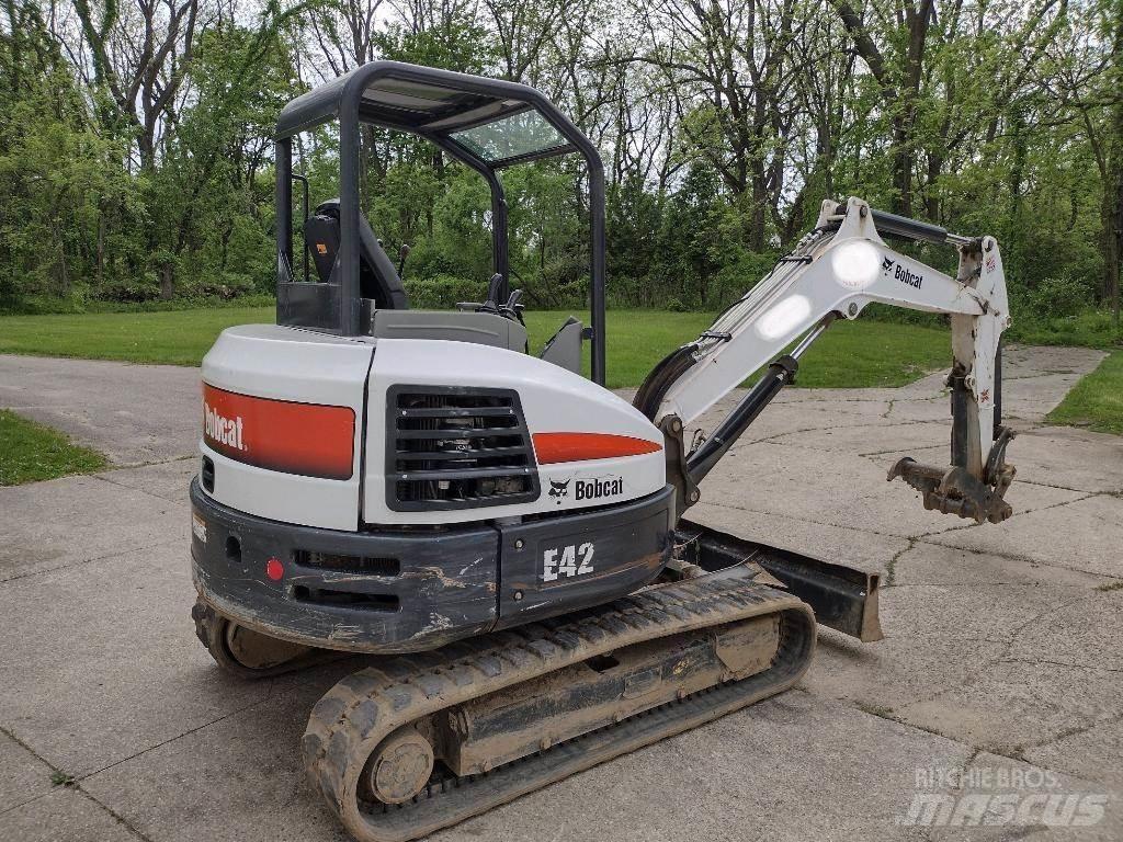 Bobcat E42 Мини-экскаваторы