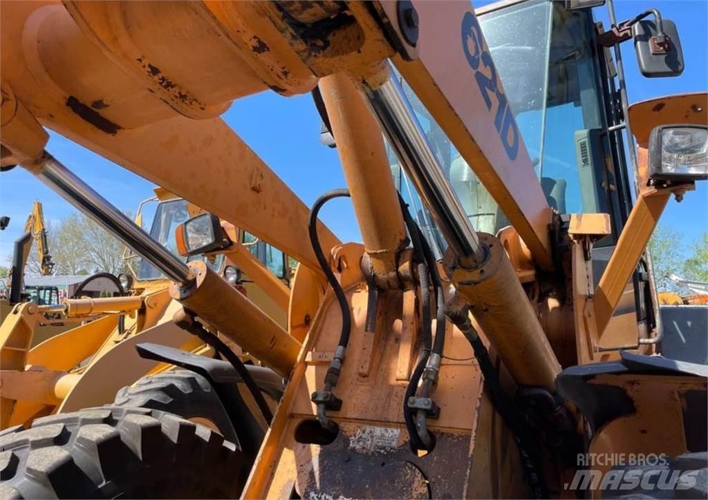 CASE 621D Фронтальные погрузчики