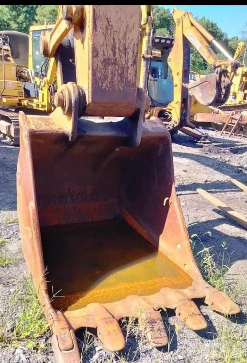 CASE 9050B Гусеничные экскаваторы