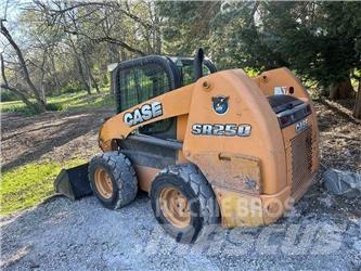 CASE SR250 Мини-погрузчики