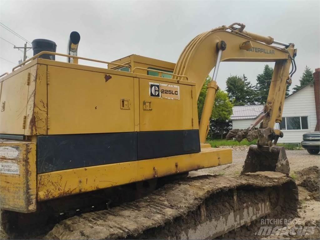 CAT 225 LC Гусеничные экскаваторы