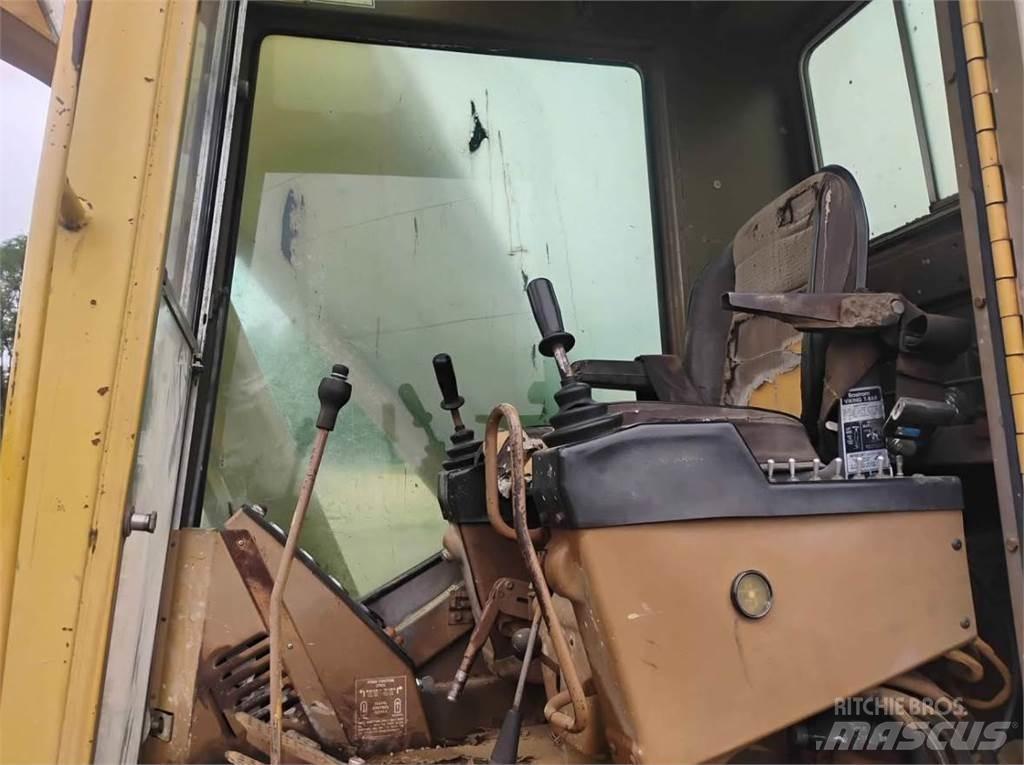 CAT 225 LC Гусеничные экскаваторы