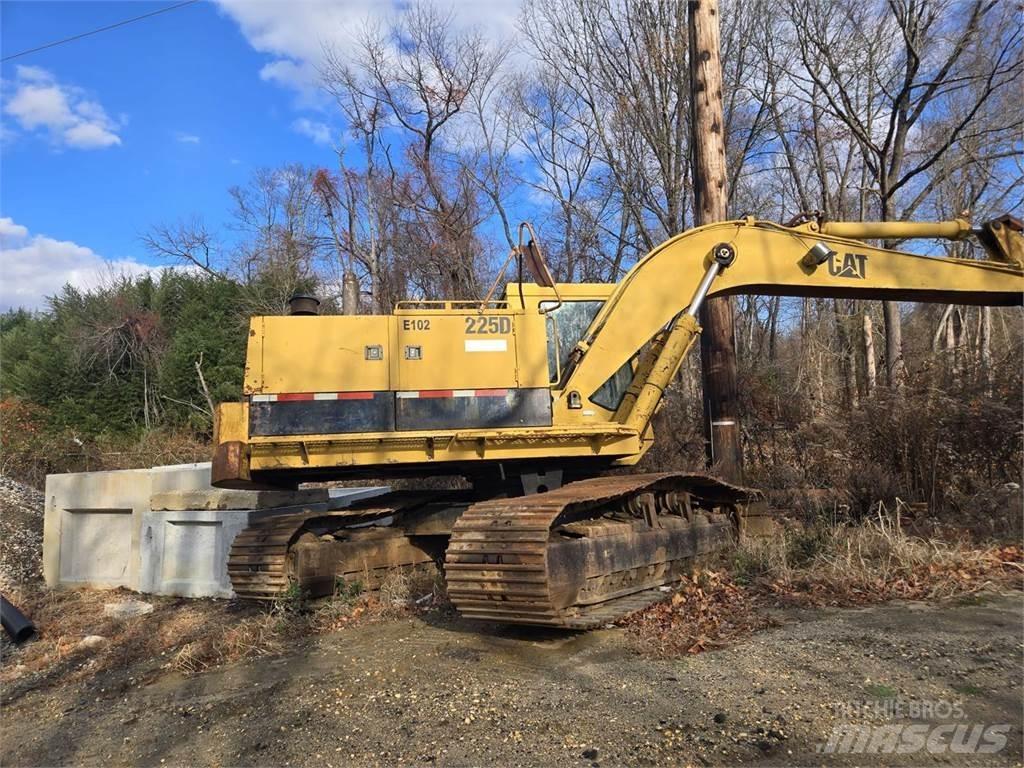 CAT 225D Гусеничные экскаваторы