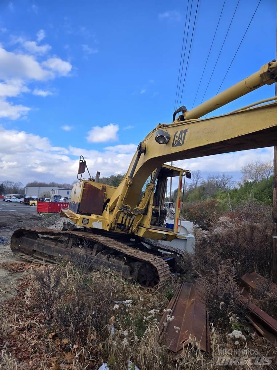 CAT 225D Гусеничные экскаваторы