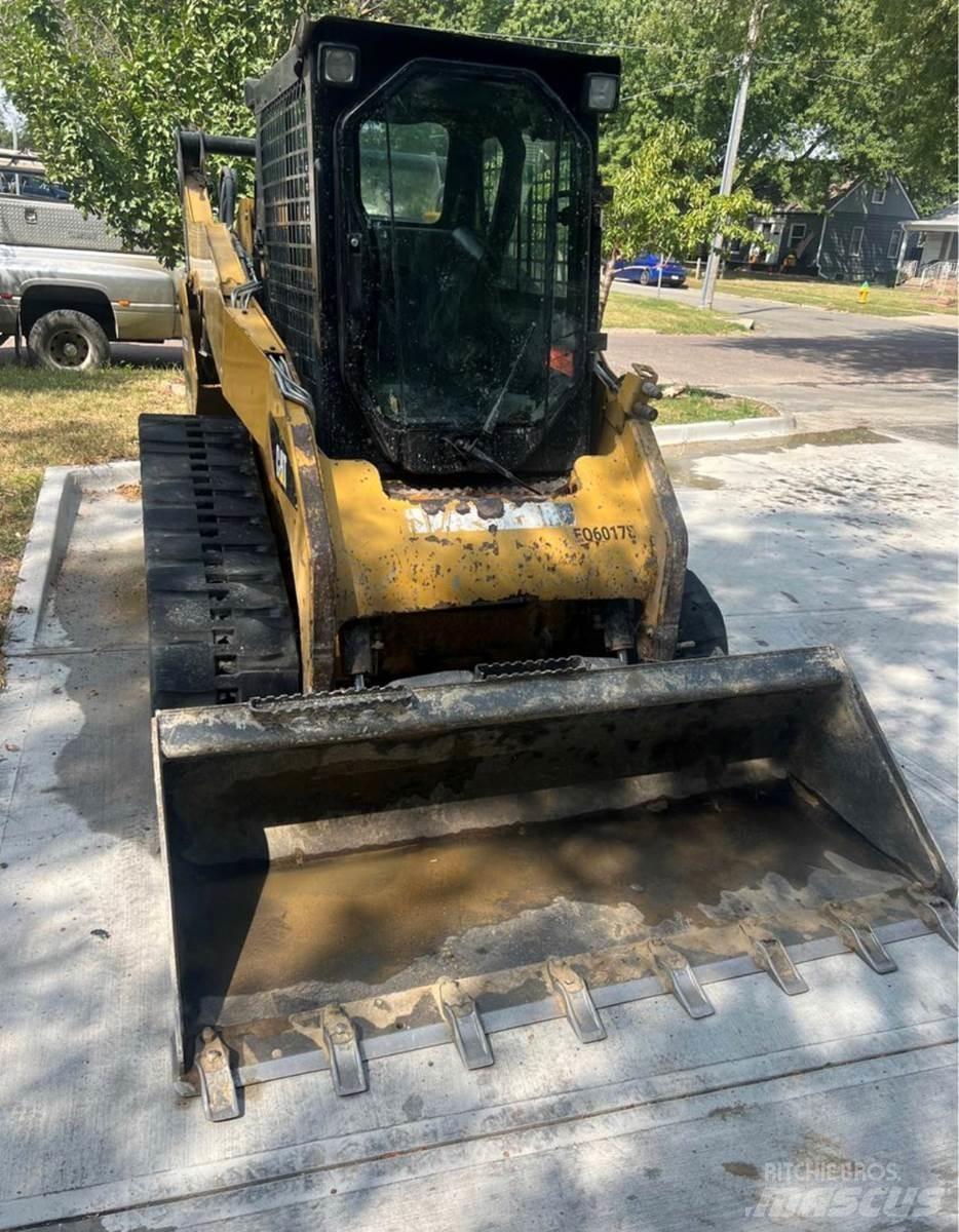 CAT 259B3 Мини-погрузчики