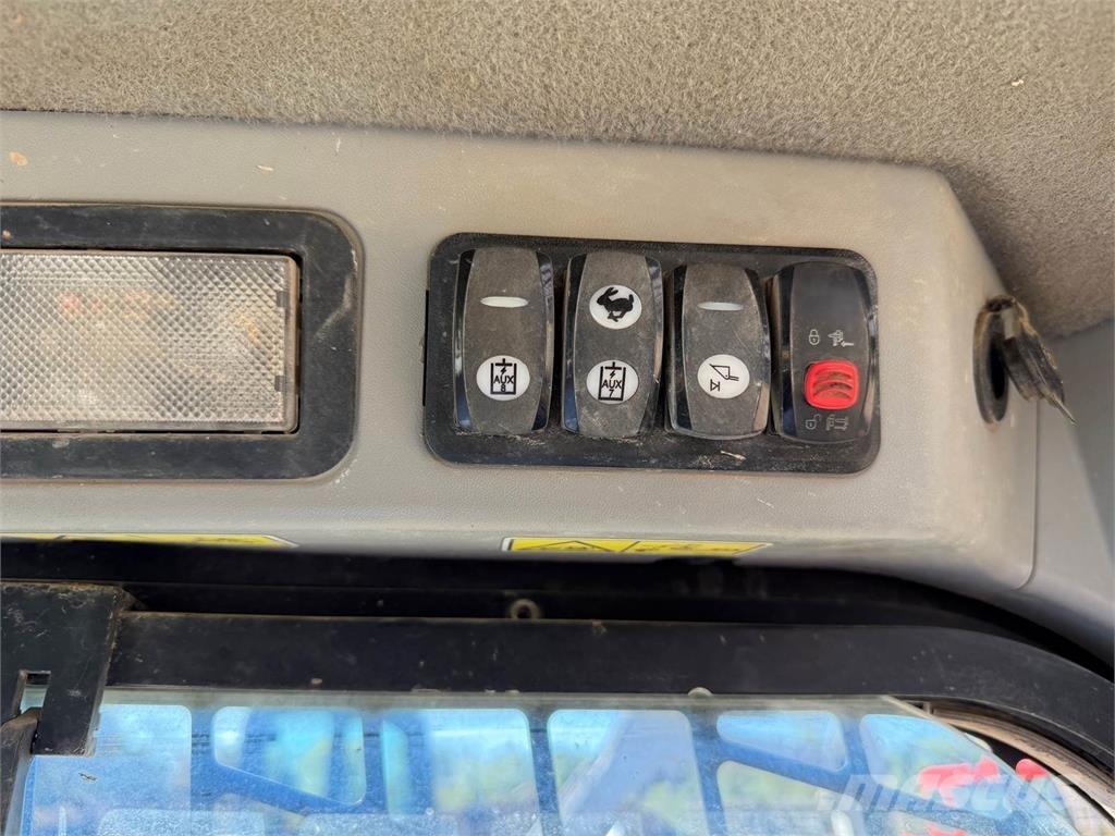 CAT 277D Мини-погрузчики