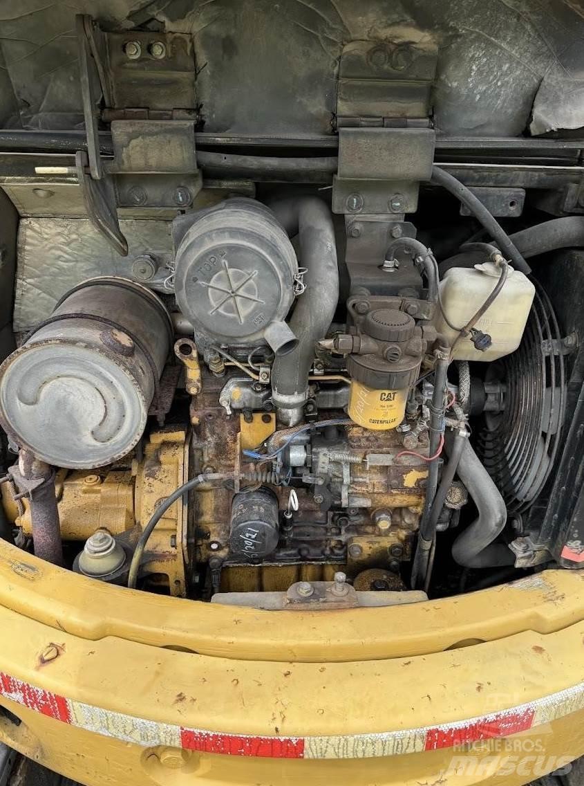 CAT 304CR Мини-экскаваторы