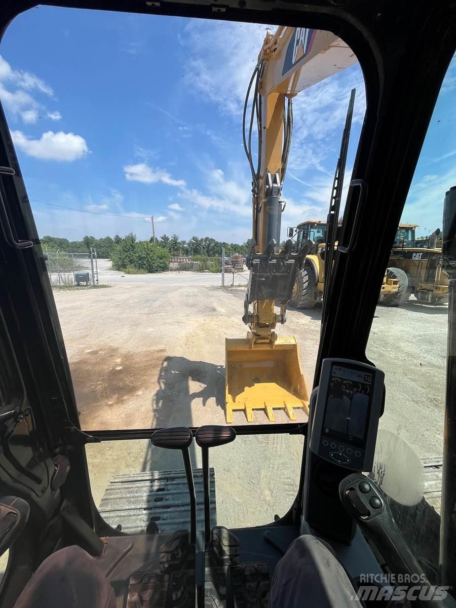 CAT 313FL Гусеничные экскаваторы