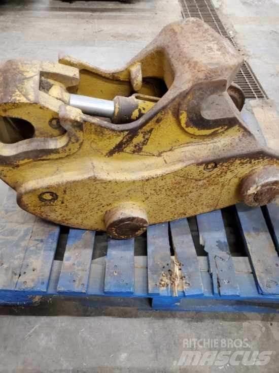 CAT 320DL Квик-каплеры