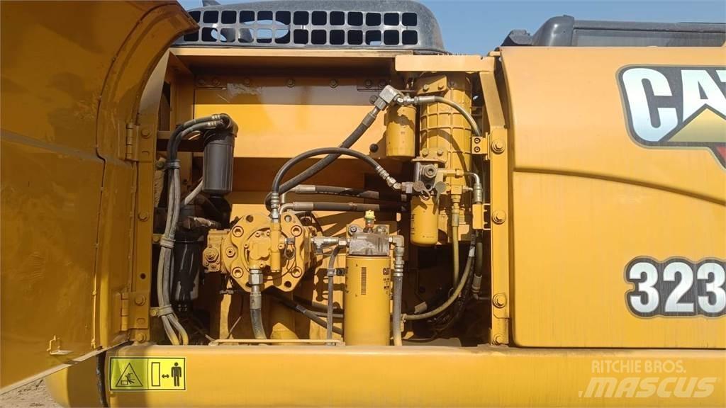 CAT 323D3 Гусеничные экскаваторы